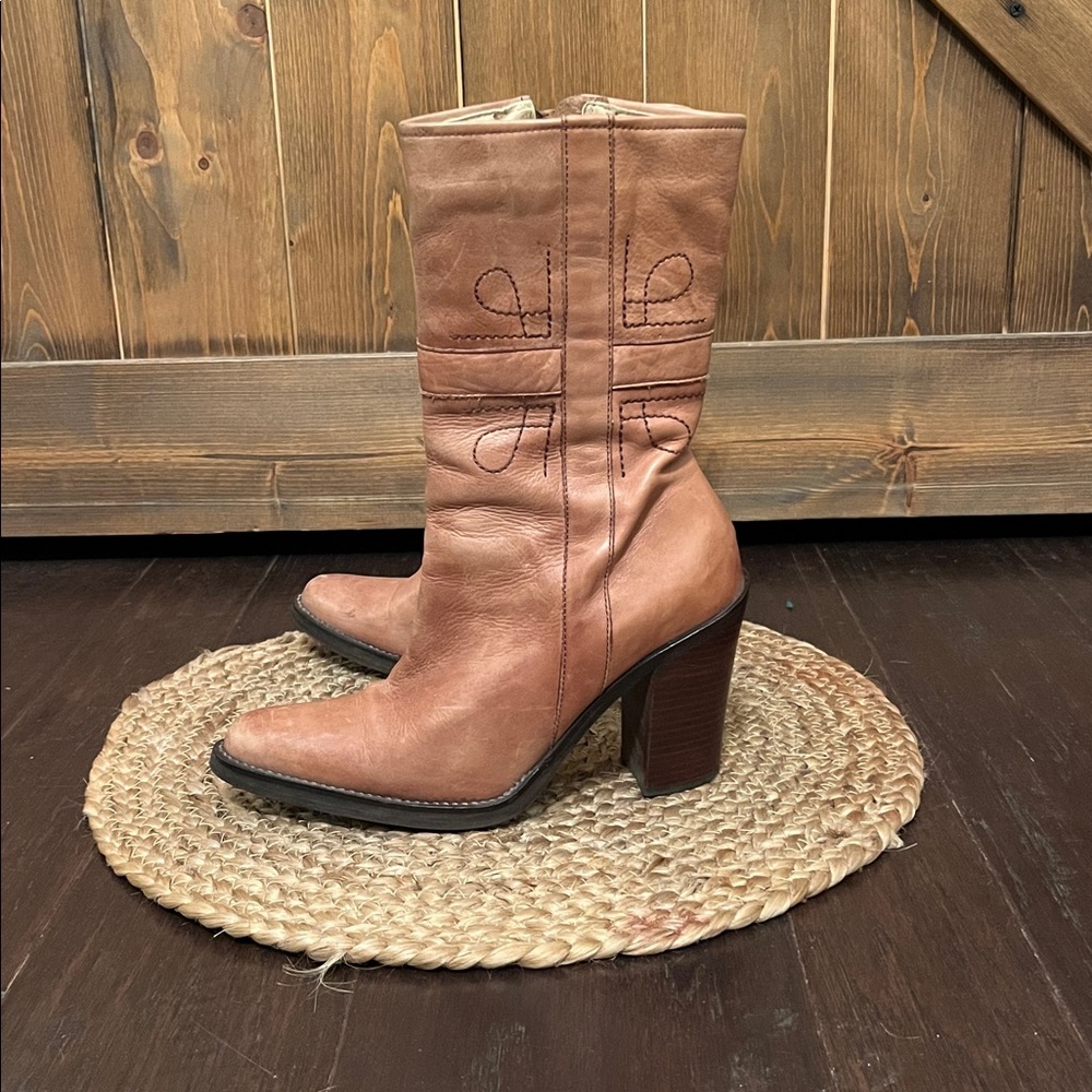 Sam and Libby western style boots 
Zipper side size 6M